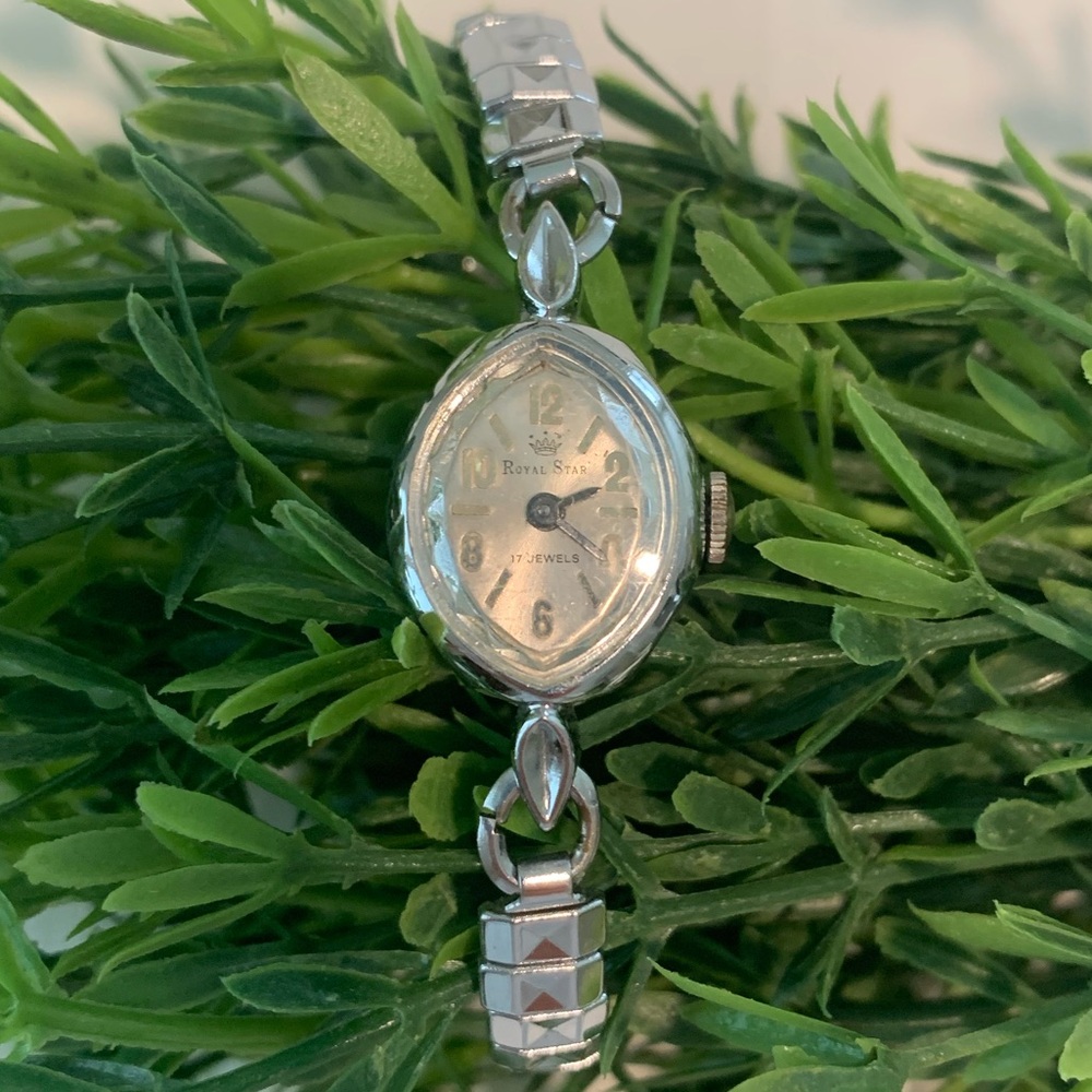 Vintage Women’s Royal Star 17 Jewels Wristwatch (Not Working)